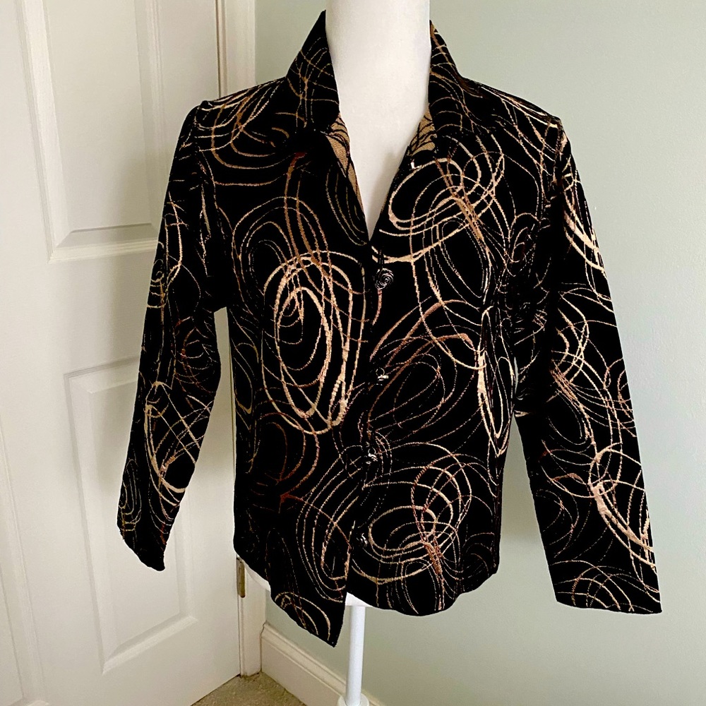 Outstanding And Versatile, This Completely Revers… - image 1